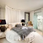 Kanonicza 22 Lägenhetshotell 4*