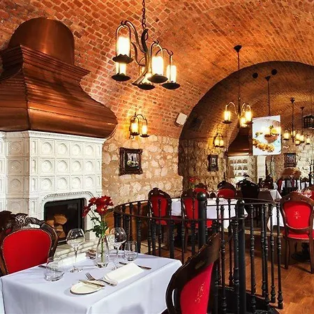 Ξενοδοχείο με διαμερίσματα Kanonicza 22 4*