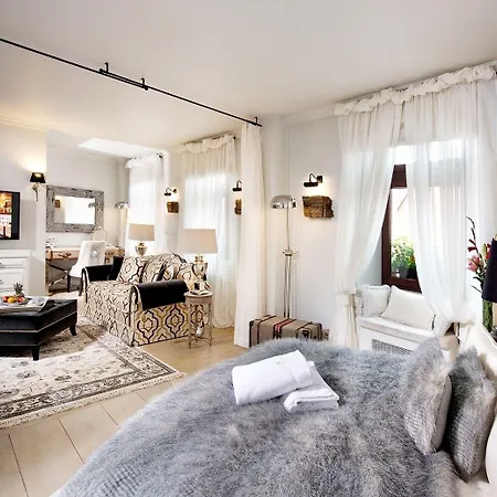 Kanonicza 22 4* Krasków